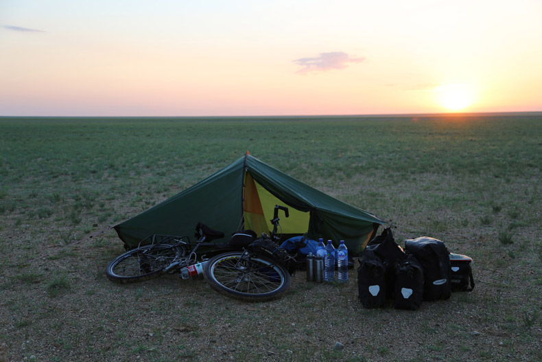 mongolia-bike-01